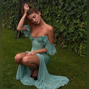 SOLD 💔 House of CB Isabella Top and Lila Skirt Set in Size Small